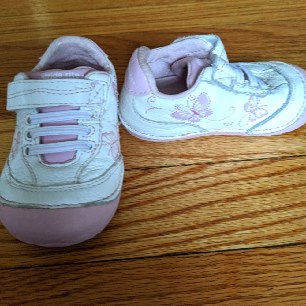Stride Rite girls leather shoes size 4